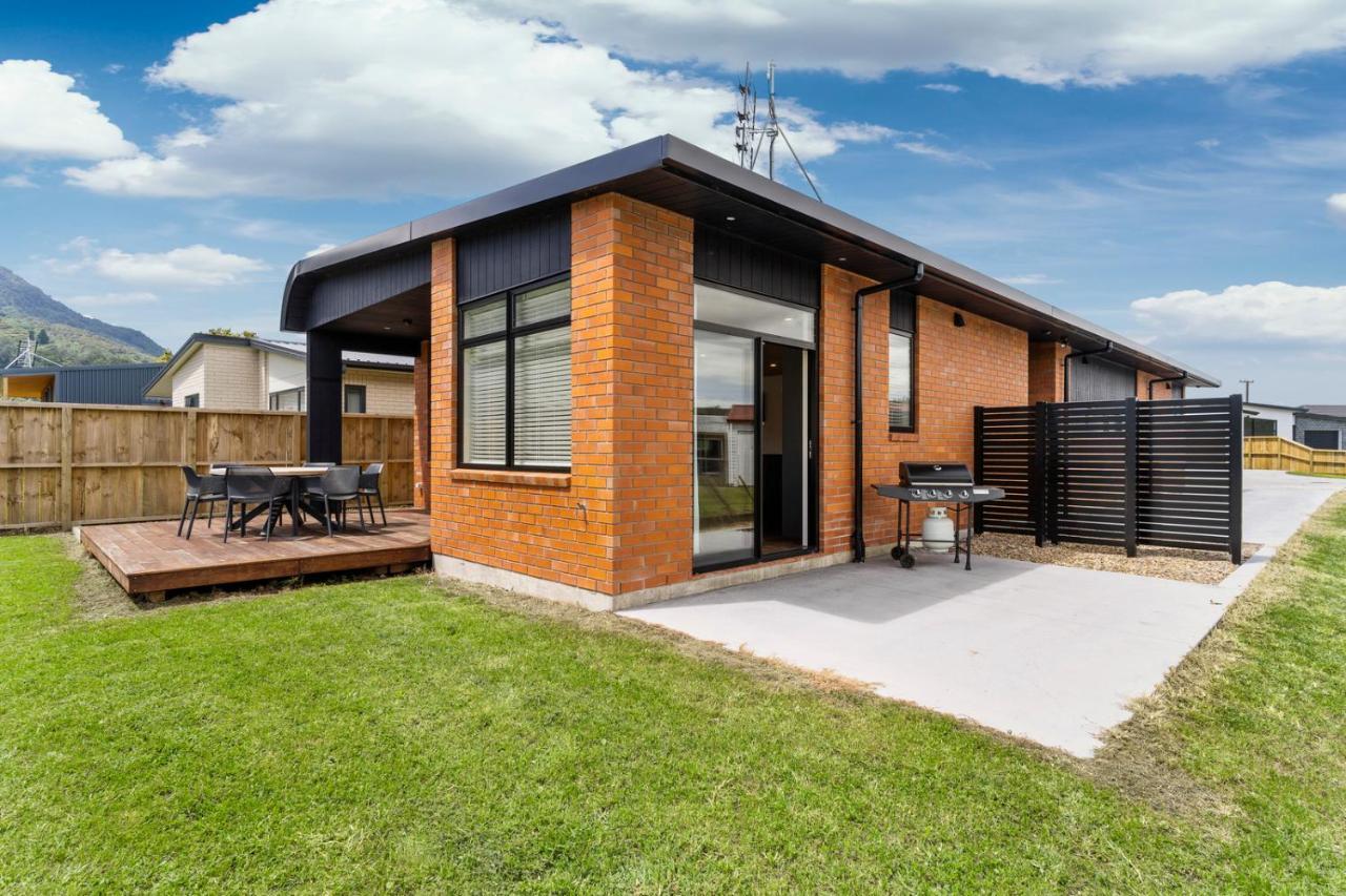 Custom Designed Holiday Home, Next To Cycleway. Te Aroha Luaran gambar